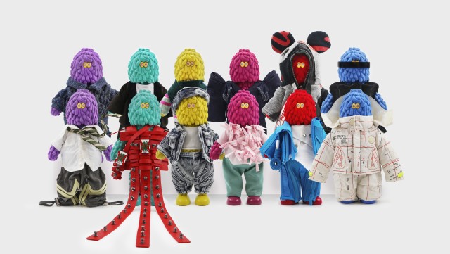 每个模型穿上由12位来自时装创业培育计划及设计创业培育计划的时装设计师品牌所创作的独特设计。 每个模型穿上由12位来自时装创业培育计划及设计创业培育计划的时装设计师品牌所创作的独特设计。