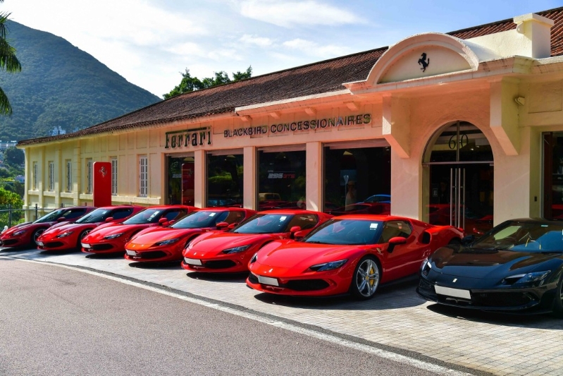 法拉利Ferrari去年(2024年)在香港、澳门及台湾去年合共交付348辆新车,较2023年多出79辆,升幅29.4%跑赢全球市场。 法拉利Ferrari去年(2024年)在香港、澳门及台湾去年合共交付348辆新车,较2023年多出79辆,升幅29.4%跑赢全球市场。