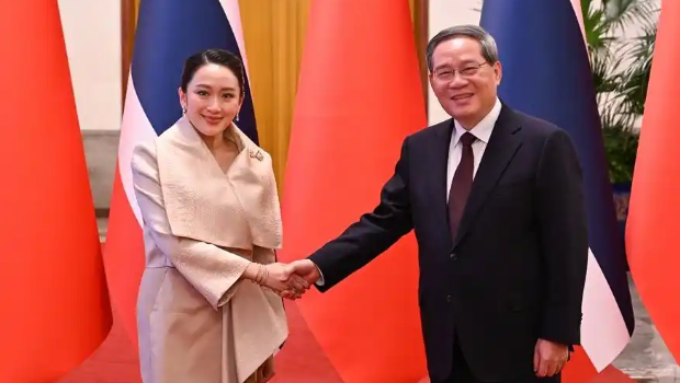 2月6日下午,国务院总理李强在北京人民大会堂同来华进行正式访问的泰国总理佩通坦举行会谈。 2月6日下午,国务院总理李强在北京人民大会堂同来华进行正式访问的泰国总理佩通坦举行会谈。