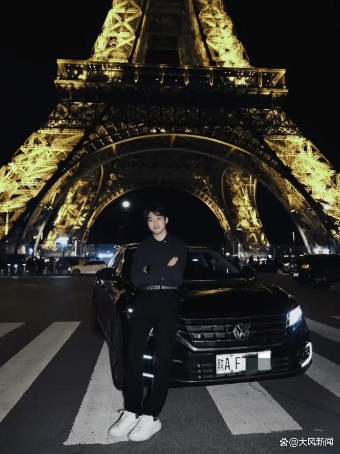 江仁基和他的陕A牌照车。 江仁基和他的陕A牌照车。