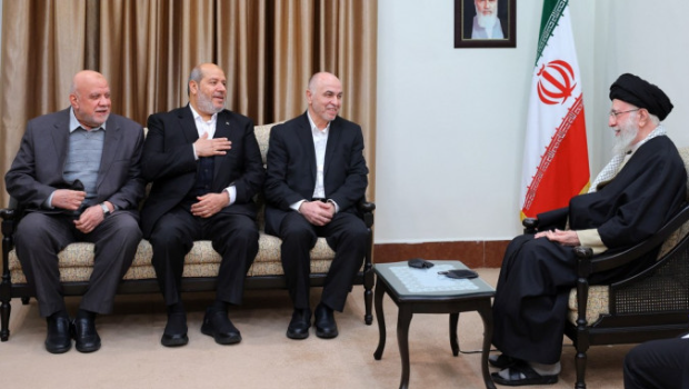 伊朗领导人哈梅内伊与哈马斯高层领导人会面。 伊朗领导人哈梅内伊与哈马斯高层领导人会面。