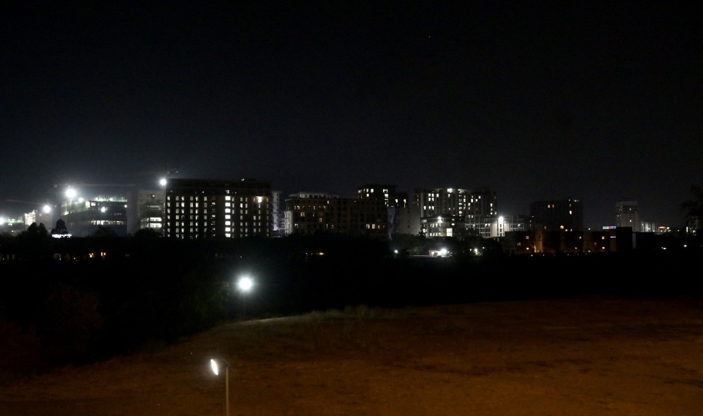 断电前的诈骗园区。 断电前的诈骗园区。