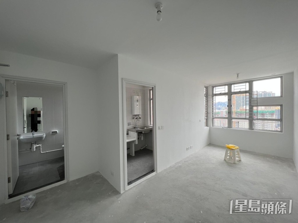 启欣苑一个287平方呎的大开放式单位 启欣苑一个287平方呎的大开放式单位