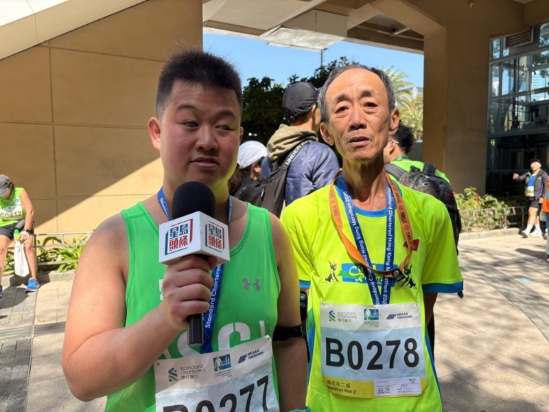 何睿知(左)首次在香港参与全马赛事。 何睿知(左)首次在香港参与全马赛事。