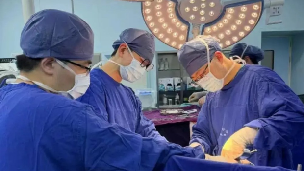 张女士长期暴食致撑穿胃,要切胃保命。南通大学附属医院 张女士长期暴食致撑穿胃,要切胃保命。南通大学附属医院