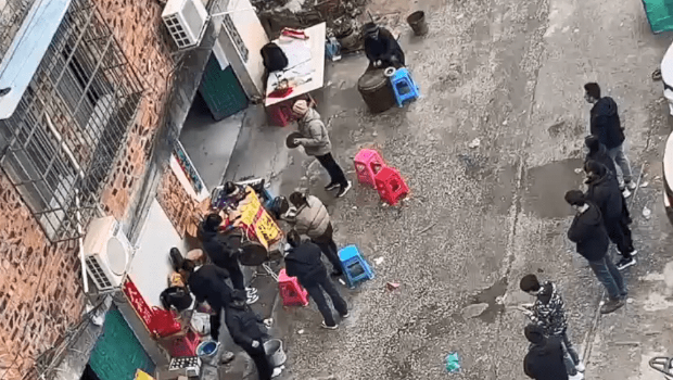 广西卖猪肉年轻夫妇一氧化碳中毒亡 广西卖猪肉年轻夫妇一氧化碳中毒亡