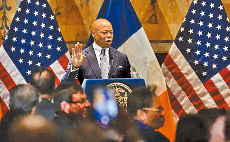 联邦检察撤销亚当斯腐败指控。 联邦检察撤销亚当斯腐败指控。