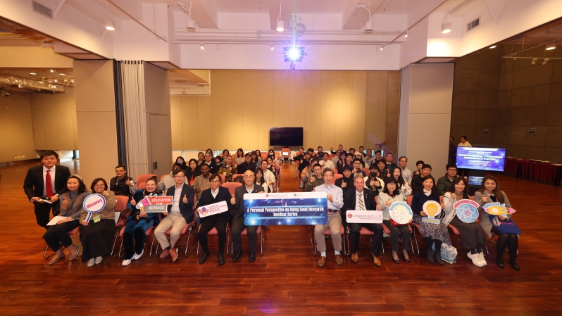 讲座共吸引约100名参与者出席 讲座共吸引约100名参与者出席