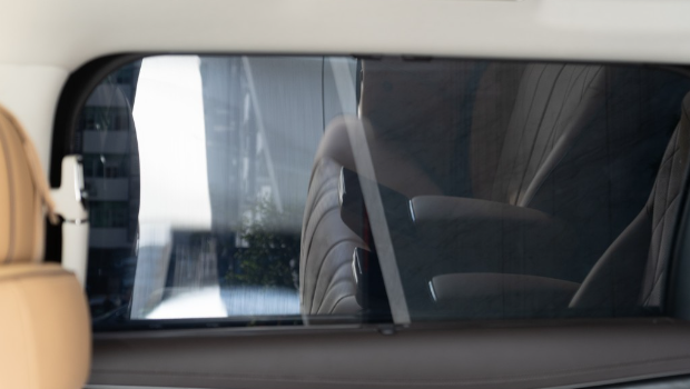 段誉介绍道,若要调节成全亮模式,侧窗只需30秒就可以。 段誉介绍道,若要调节成全亮模式,侧窗只需30秒就可以。