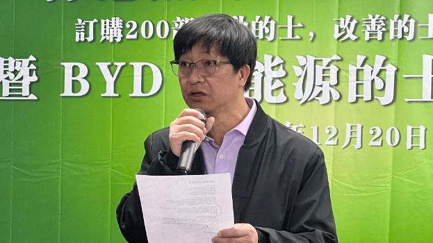 有的士业团体扬言发起罢驶,黄羽庭批评政府未能强硬打击非法白牌车。资料图片 有的士业团体扬言发起罢驶,黄羽庭批评政府未能强硬打击非法白牌车。资料图片