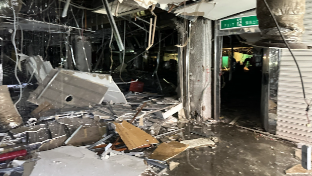 台中新光三越内部被炸毁。 台中新光三越内部被炸毁。