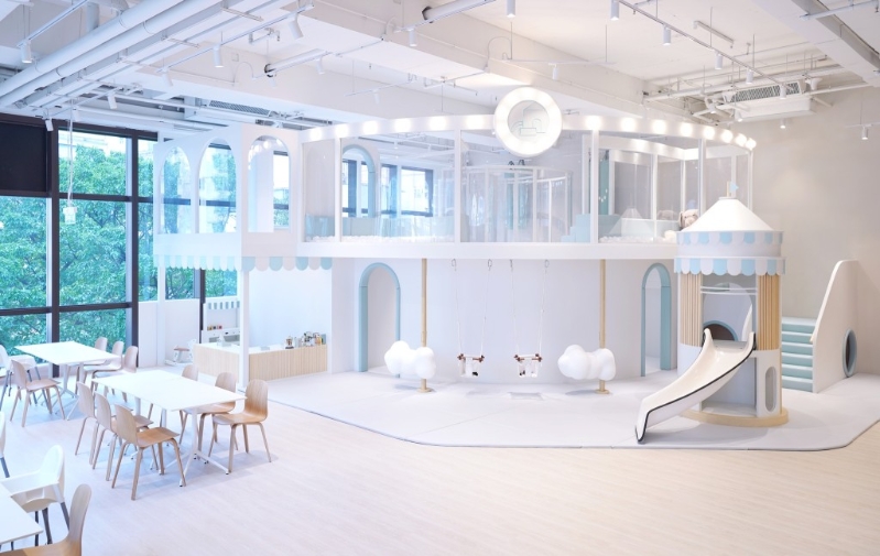 纯净浅色调的玩乐设施颜色柔和,餐厅亦花心思保持洁净安全。 纯净浅色调的玩乐设施颜色柔和,餐厅亦花心思保持洁净安全。