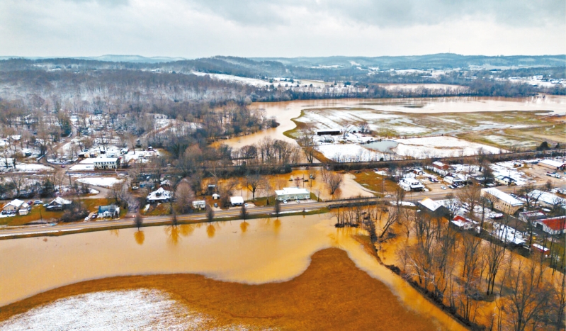 暴风雨洪灾。 暴风雨洪灾。