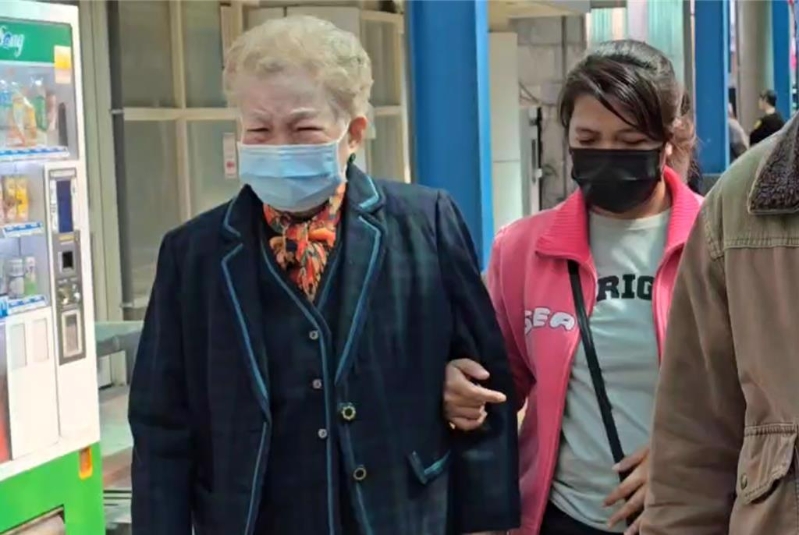 柯妈(左) 柯妈(左)