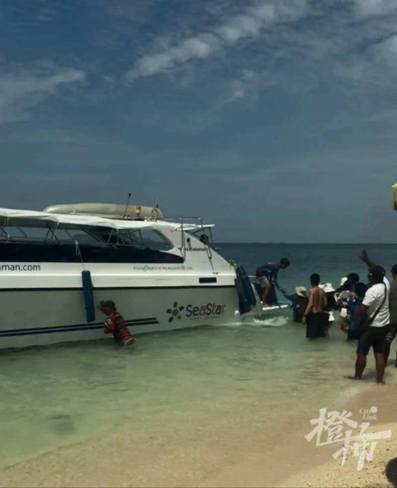 A_JTwc-ywv_2_ A_JTwc-ywv_2_