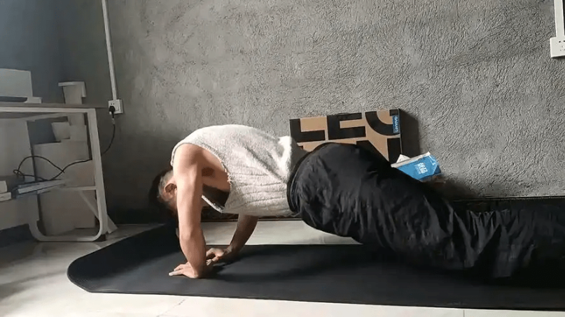 医生指,剧烈运动时,呼吸加快加深,胸腔内压力波动增大,可能使肺组织受损。 网图 医生指,剧烈运动时,呼吸加快加深,胸腔内压力波动增大,可能使肺组织受损。 网图