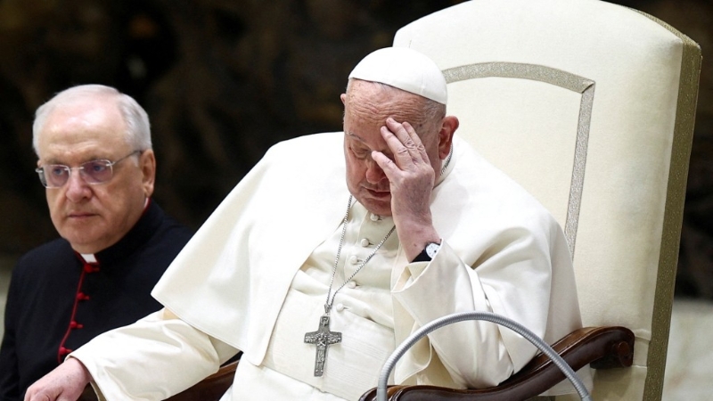 教廷称教宗方济各仍留医,以应对“复杂的临床情况”。 路透社 教廷称教宗方济各仍留医,以应对“复杂的临床情况”。 路透社