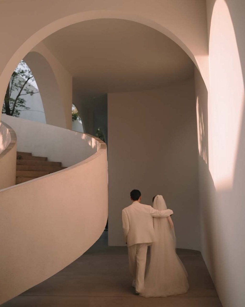 杨丞琳嗨喊“婚礼一周年”,透露在2024年2月18日补办完婚礼。(图/杨丞琳IG) 杨丞琳嗨喊“婚礼一周年”,透露在2024年2月18日补办完婚礼。(图/杨丞琳IG)