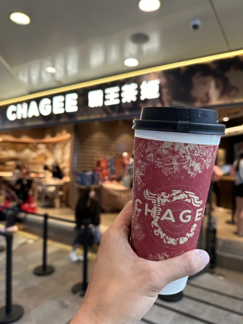 香港首店开幕高峰期轮候过千杯。 香港首店开幕高峰期轮候过千杯。