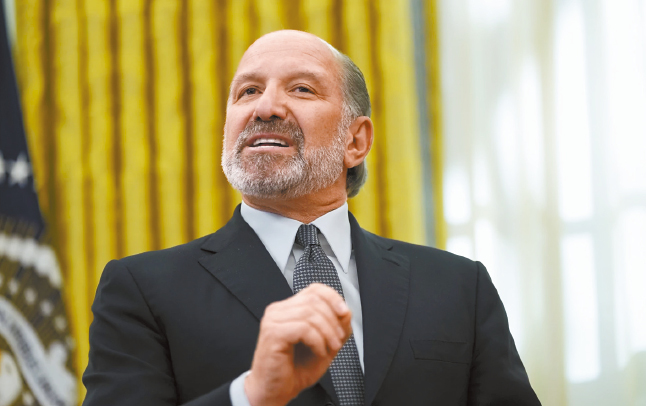 参议院通过由鲁尼克出任商务部长。 参议院通过由鲁尼克出任商务部长。