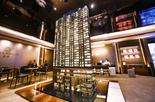 皇都次轮推售价单88伙,包括29伙1房户、59伙2房户,面积介乎343至621方呎。 皇都次轮推售价单88伙,包括29伙1房户、59伙2房户,面积介乎343至621方呎。