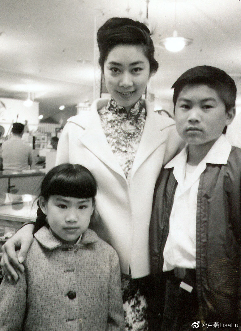 卢燕曾分享儿女的合照。 卢燕曾分享儿女的合照。