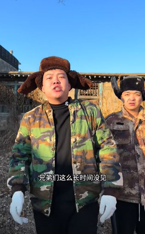 王子墨以唐山方言拍片成名。 王子墨以唐山方言拍片成名。