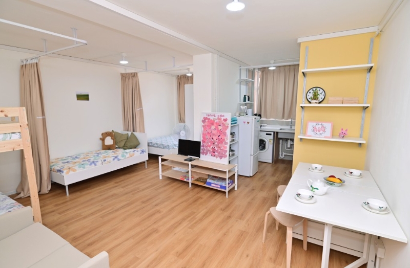 第二期简约公屋2月24日起接受申请,合共可提供约5060个单位。 第二期简约公屋2月24日起接受申请,合共可提供约5060个单位。