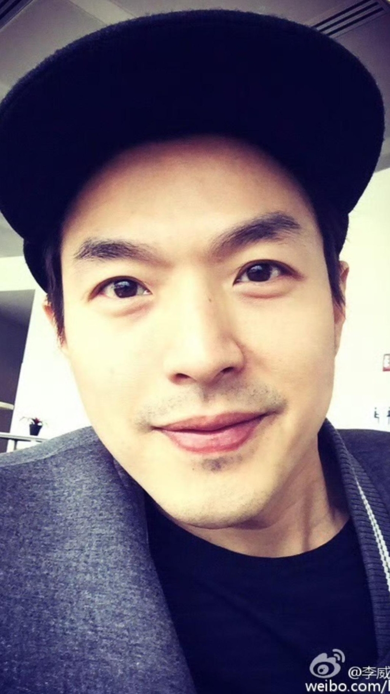 是偶像剧一哥的李威,这几年虔诚修佛淡出演艺圈。 是偶像剧一哥的李威,这几年虔诚修佛淡出演艺圈。