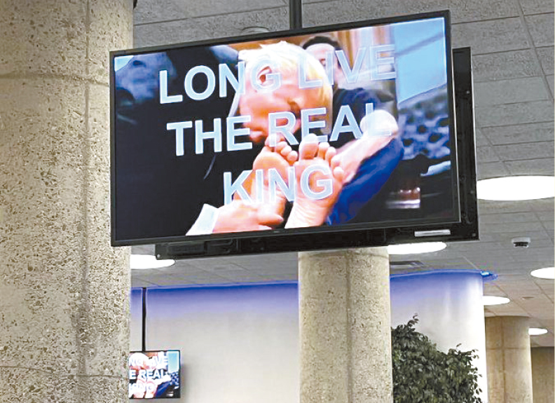 特朗普亲吻马斯克脚趾假视频。 特朗普亲吻马斯克脚趾假视频。