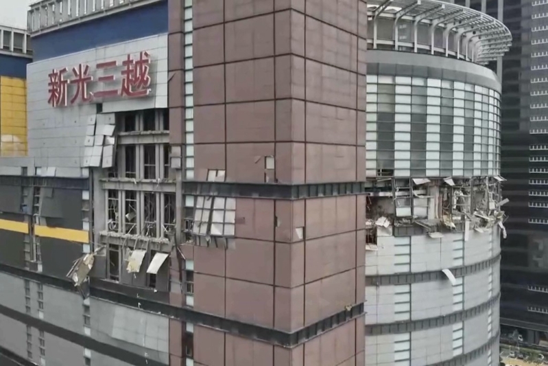 台中新光三越气爆,造成4死37伤。美联社.jpg 台中新光三越气爆,造成4死37伤。美联社.jpg