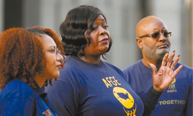 联邦令白宫撤回大规模解雇通知。 联邦令白宫撤回大规模解雇通知。