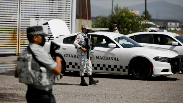 墨西哥大毒枭昆特罗被囚禁的监狱外守卫森严。 墨西哥大毒枭昆特罗被囚禁的监狱外守卫森严。