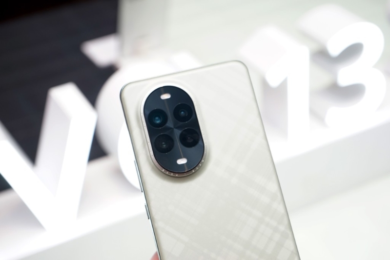 早前入手nova 13系列的用户,现可经八达通付款犹如解锁新功能。 早前入手nova 13系列的用户,现可经八达通付款犹如解锁新功能。