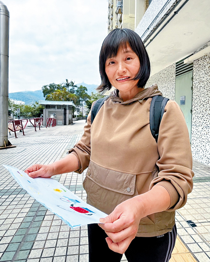 每次接待新个案,静姨都按孩童个性及喜好,度身制订照顾方案。 每次接待新个案,静姨都按孩童个性及喜好,度身制订照顾方案。