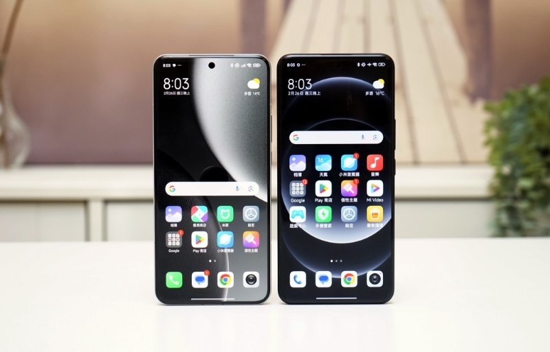 Xiaomi 15 Ultra(左) Xiaomi 15 Ultra(左)