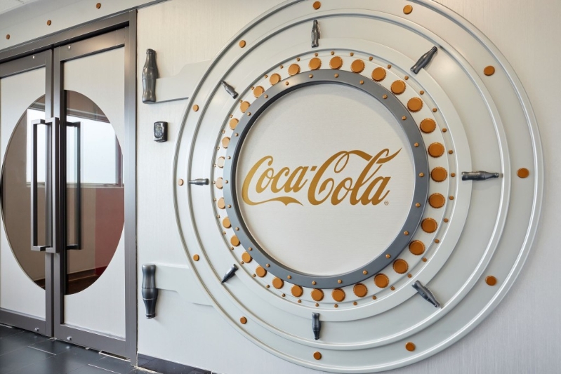 率先报名的240组亲子障碍跑参加者, 更可免费畅游香港可口可乐博物馆。(图片来源:可口可乐) 率先报名的240组亲子障碍跑参加者, 更可免费畅游香港可口可乐博物馆。(图片来源:可口可乐)