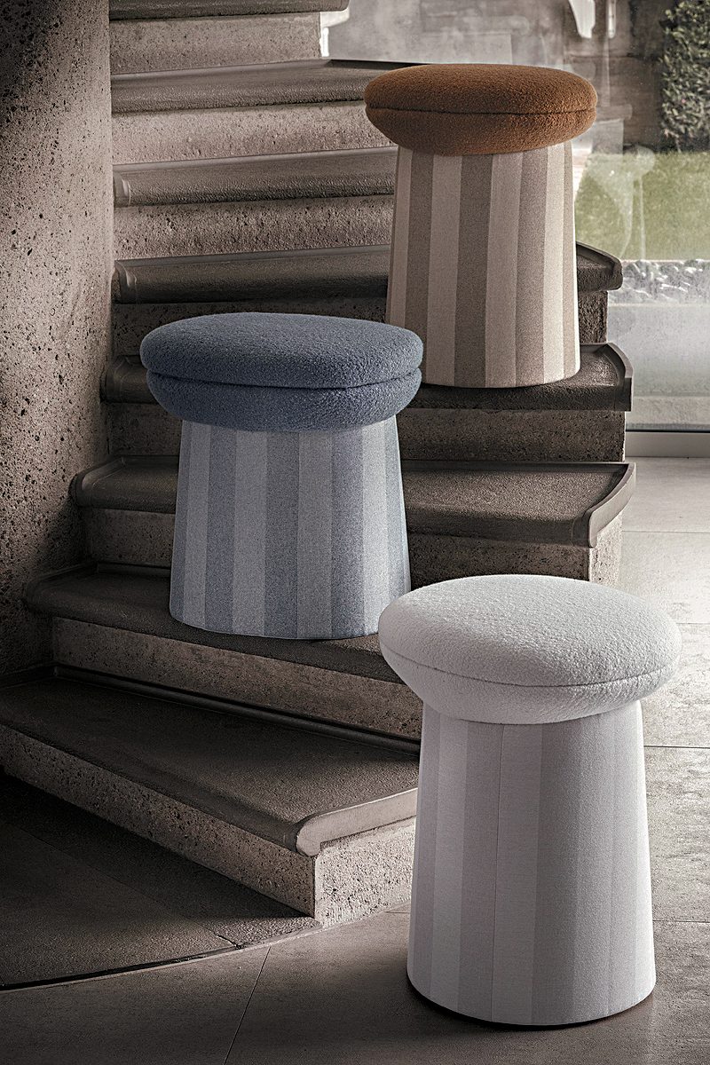 Loro Piana Interiors的全新Palm Stools,配以Wish条纹法兰绒,色彩配搭迎合简约家居。 Loro Piana Interiors的全新Palm Stools,配以Wish条纹法兰绒,色彩配搭迎合简约家居。