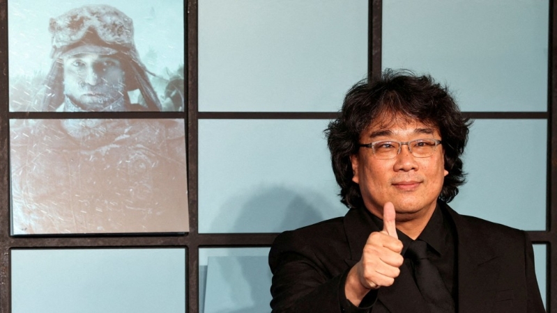 奉俊昊在英国伦敦出席《编号17》全球首映。 奉俊昊在英国伦敦出席《编号17》全球首映。