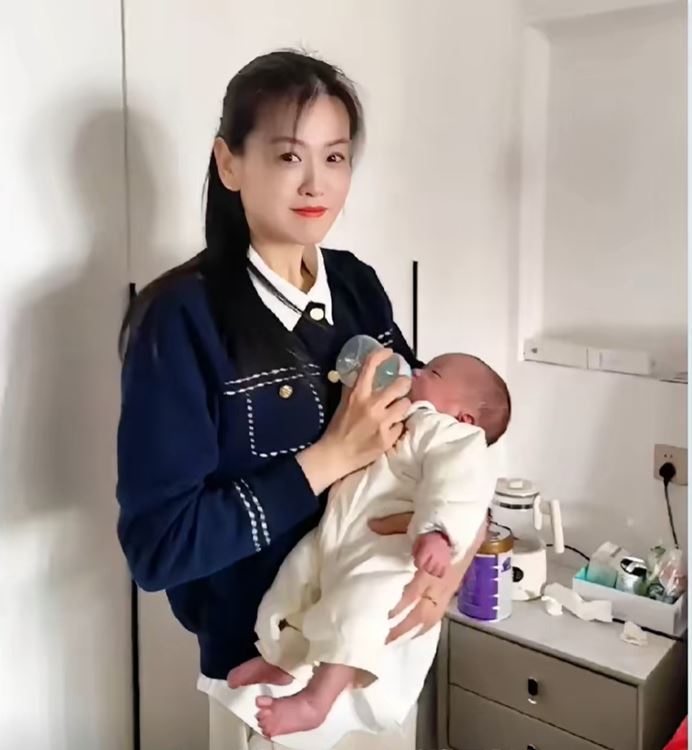 神仙奶奶的样貌在网上成为热话。 微博 神仙奶奶的样貌在网上成为热话。 微博