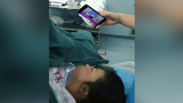 医院宣传“3岁智商产妇看《小猪佩奇》顺利生子”。 医院宣传“3岁智商产妇看《小猪佩奇》顺利生子”。