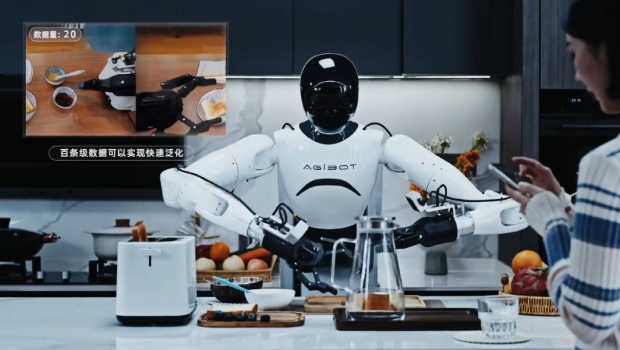 智元的机械人能学习人类的影片,完成多种家务。 智元的机械人能学习人类的影片,完成多种家务。