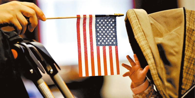 总统特朗普废除出生公民权再遭挫折。 总统特朗普废除出生公民权再遭挫折。