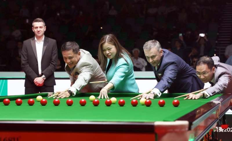 文化体育及旅游局局长罗淑佩(中)。 资料图片 文化体育及旅游局局长罗淑佩(中)。 资料图片