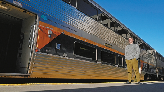 加州州长下令州府公务员恢复每周四天实体办公 加州州长下令州府公务员恢复每周四天实体办公