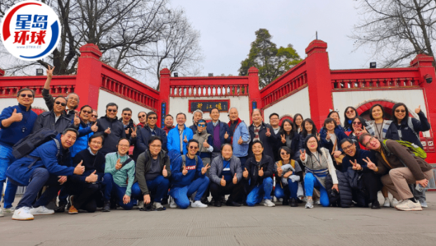 考察团到访都江堰。 考察团到访都江堰。