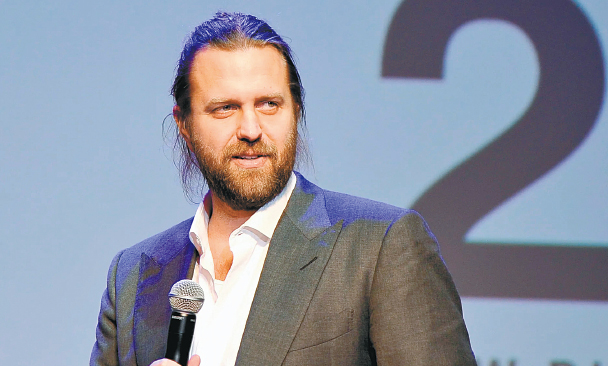 荷里活导演林奇涉嫌诈骗。 荷里活导演林奇涉嫌诈骗。