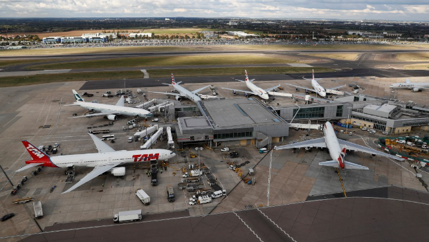 希斯路机场周五因停电关闭,航班大乱恐影响数日。路透社 希斯路机场周五因停电关闭,航班大乱恐影响数日。路透社