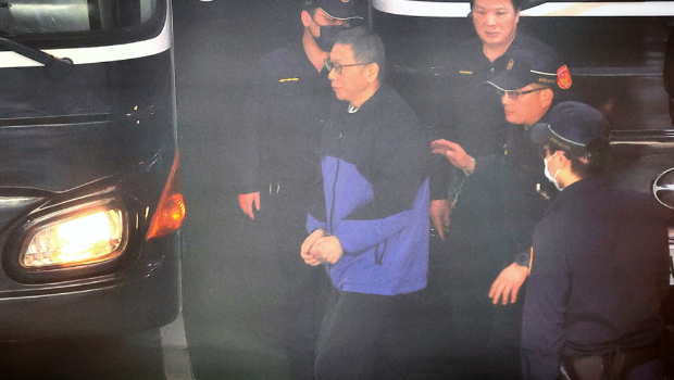 柯文哲开庭狂轰检方。 柯文哲开庭狂轰检方。