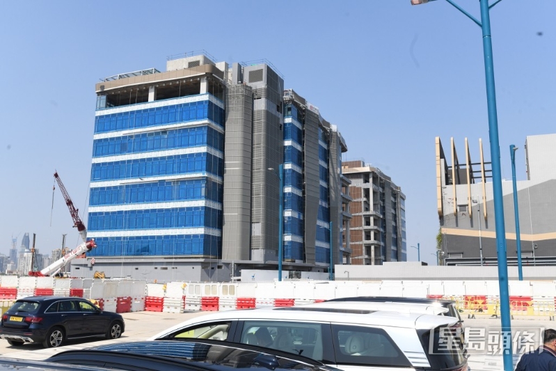 八号和九号大楼是实验室大楼,可以提供符合不同生物化学实验要求的设备。 八号和九号大楼是实验室大楼,可以提供符合不同生物化学实验要求的设备。